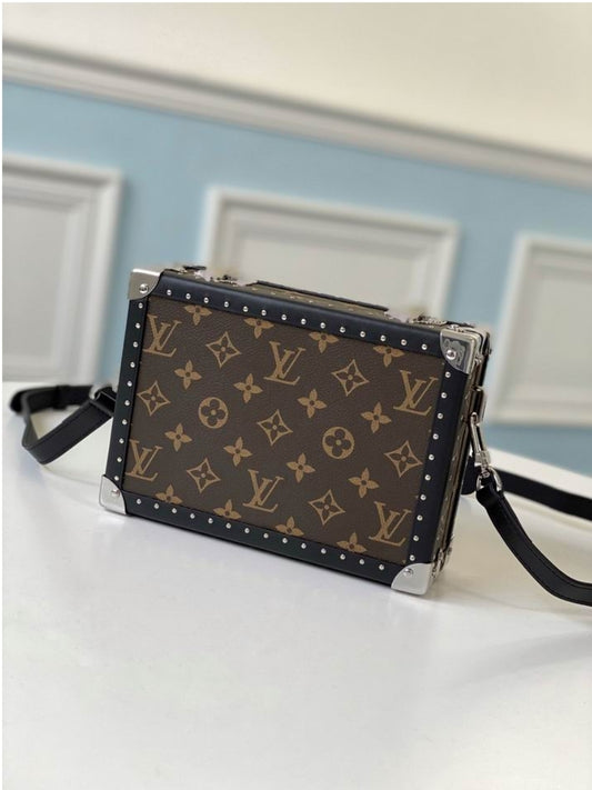 Louis Vuitton Men's Bag