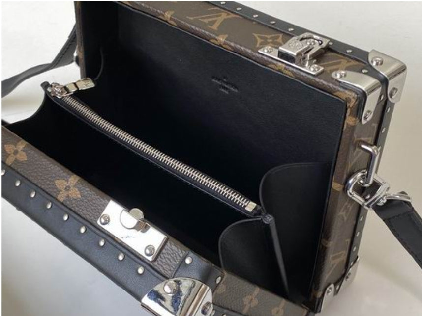 Louis Vuitton Men's Bag