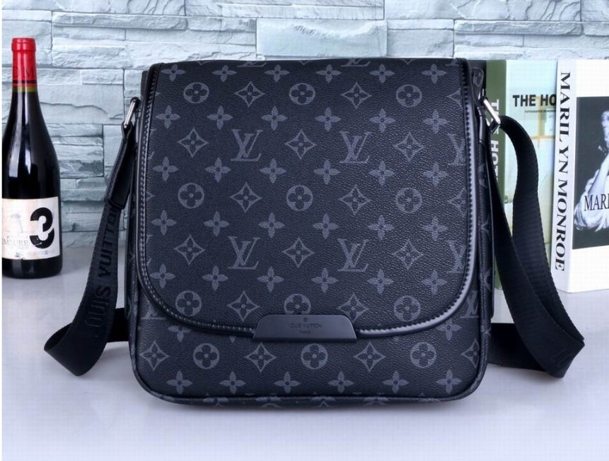 Louis Vuitton Men's Bag