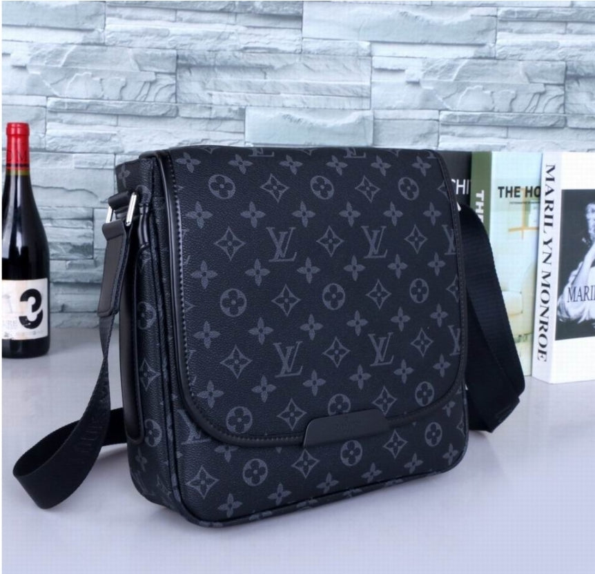 Louis Vuitton Men's Bag