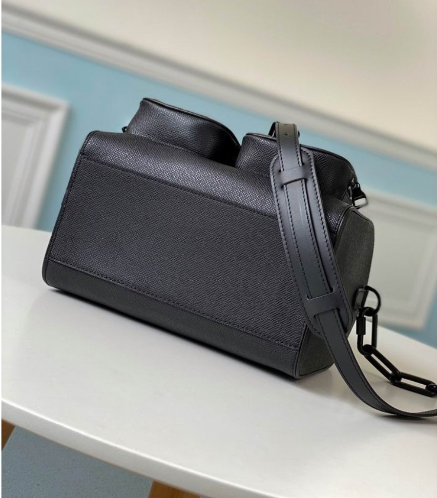 Louis Vuitton Men's Bag