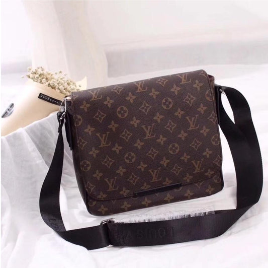 Louis Vuitton Men's Bag