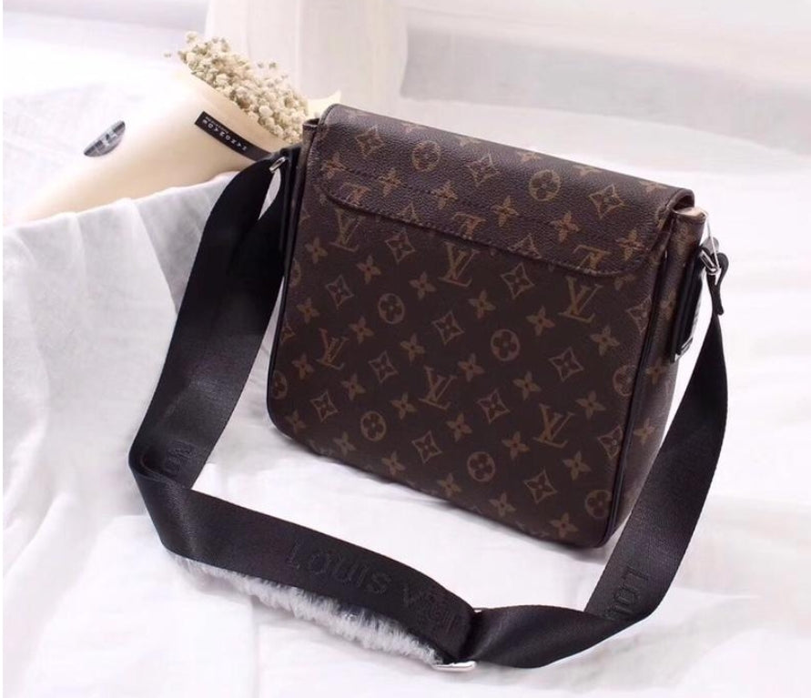 Louis Vuitton Men's Bag
