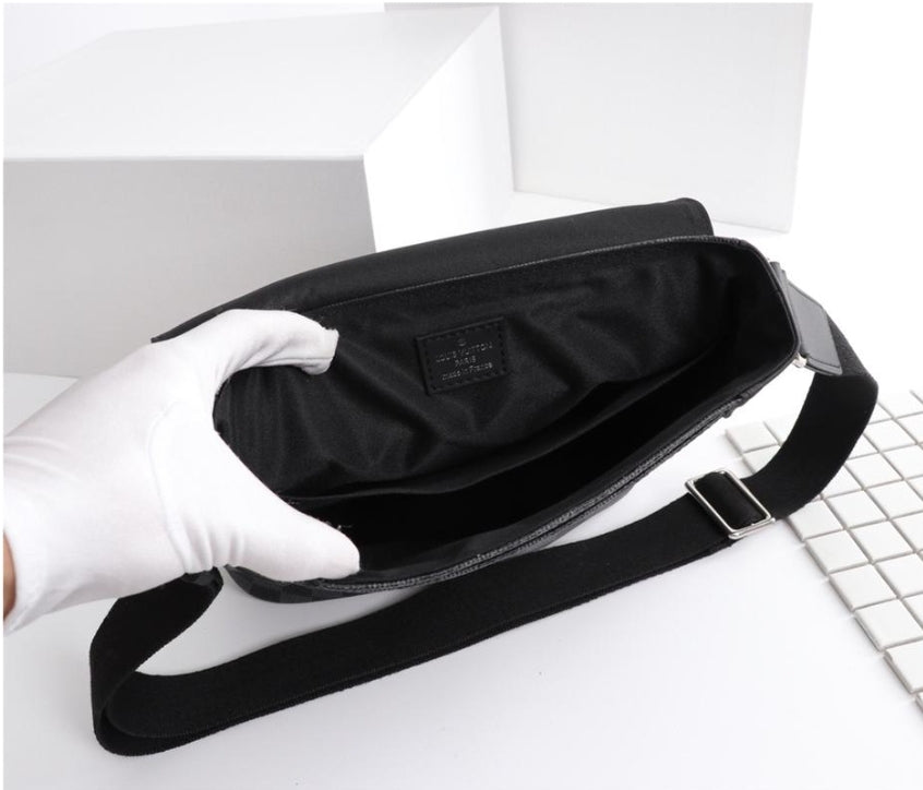 Louis Vuitton Men's Bag