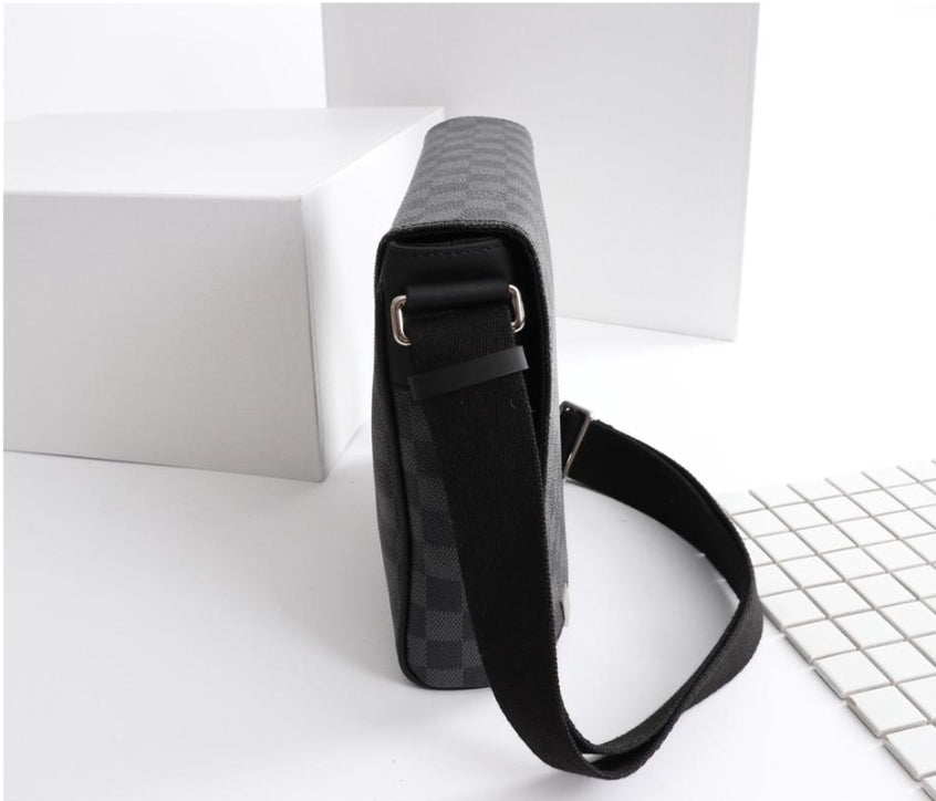 Louis Vuitton Men's Bag