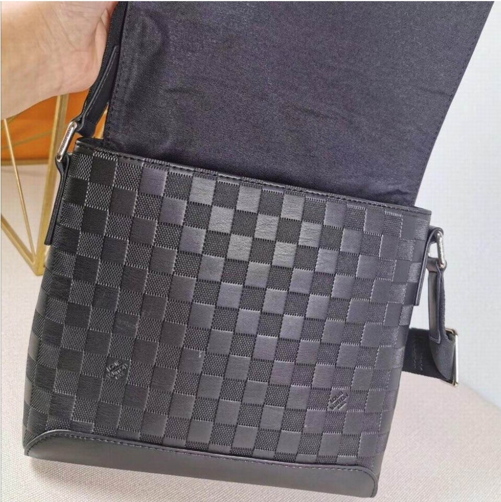 Louis Vuitton Men's Bag