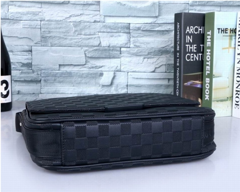 Louis Vuitton Men's Bag