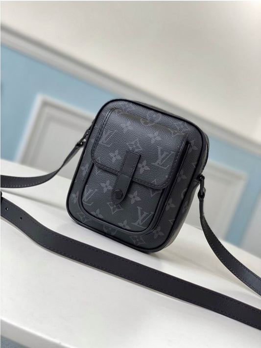 Louis Vuitton Men's Bag