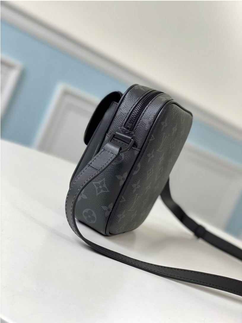 Louis Vuitton Men's Bag