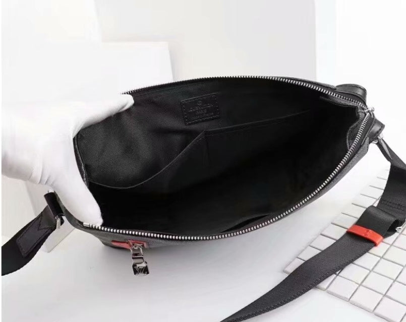 Louis Vuitton Men's Bag