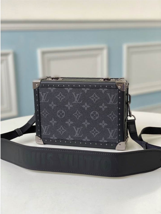 Louis Vuitton Men's Bag