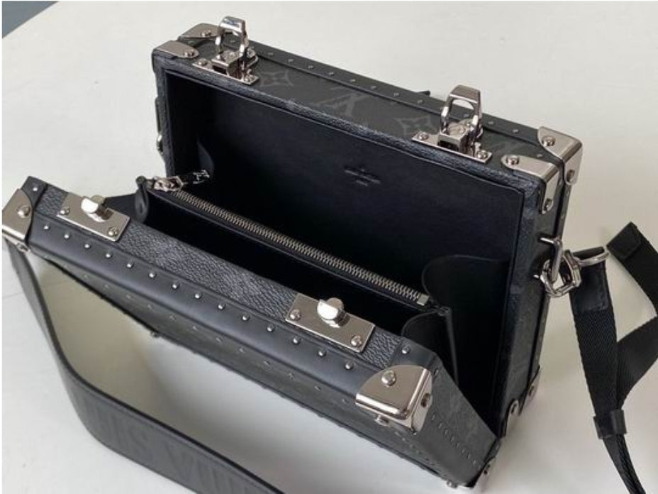 Louis Vuitton Men's Bag