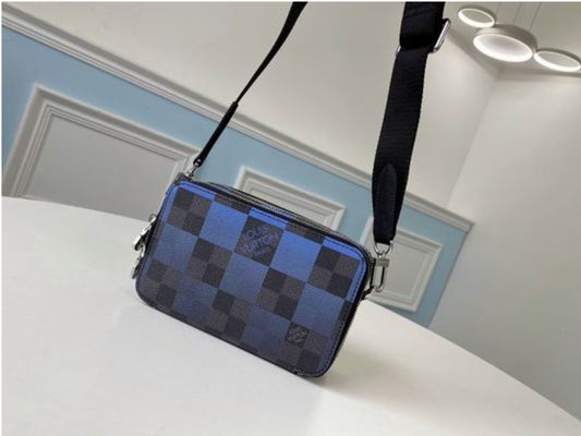 Louis Vuitton Men's Bag