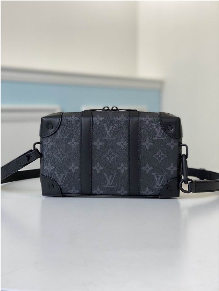 Louis Vuitton Men's Bag