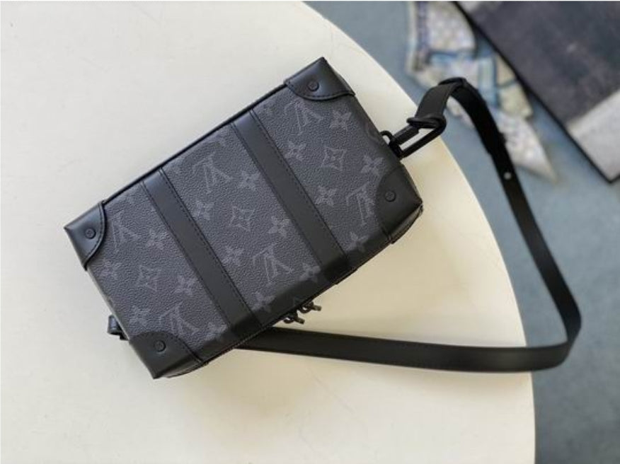 Louis Vuitton Men's Bag