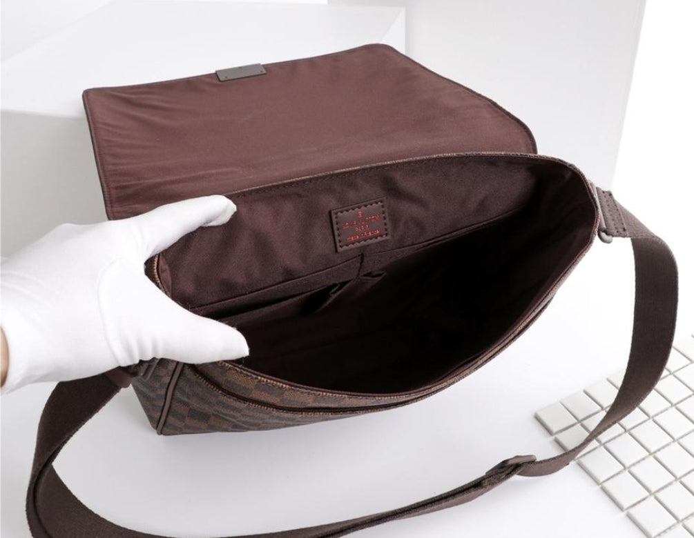 Louis Vuitton Men's Bag