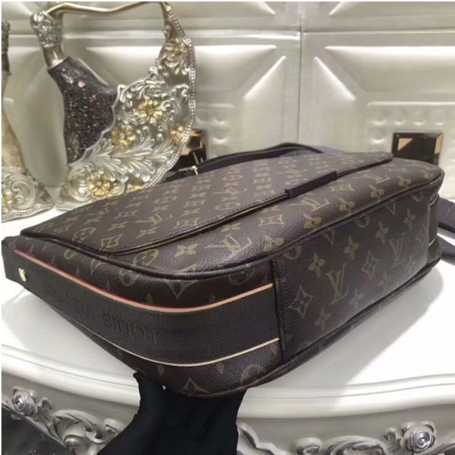 Louis Vuitton Men's Bag