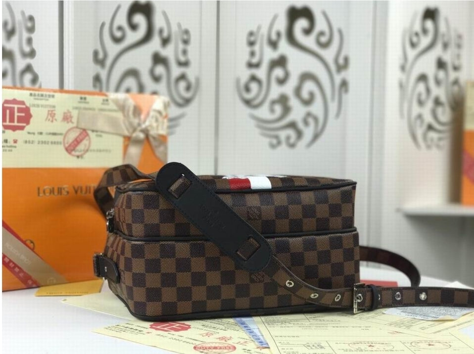 Louis Vuitton Men's Bag