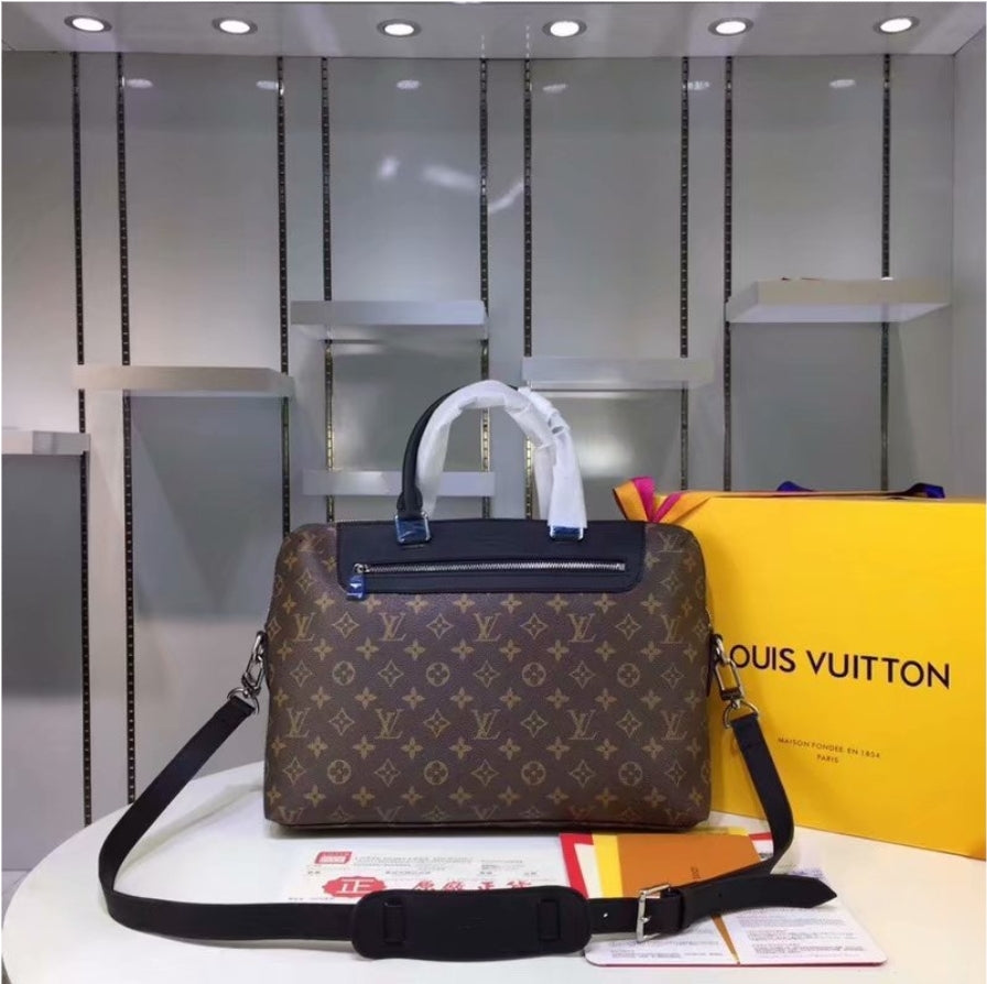 Louis Vuitton Men's Bag