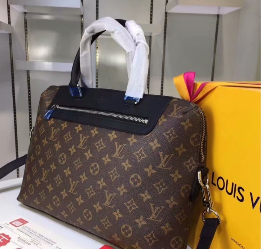 Louis Vuitton Men's Bag