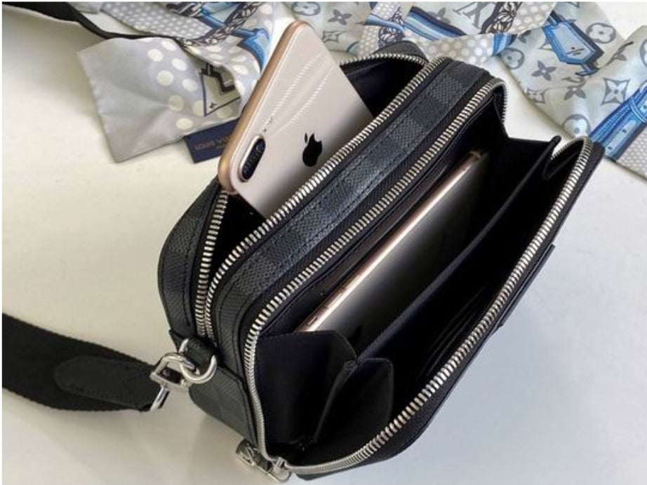 Louis Vuitton Men's Bag