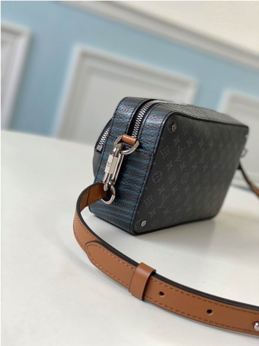 Louis Vuitton Men's Bag