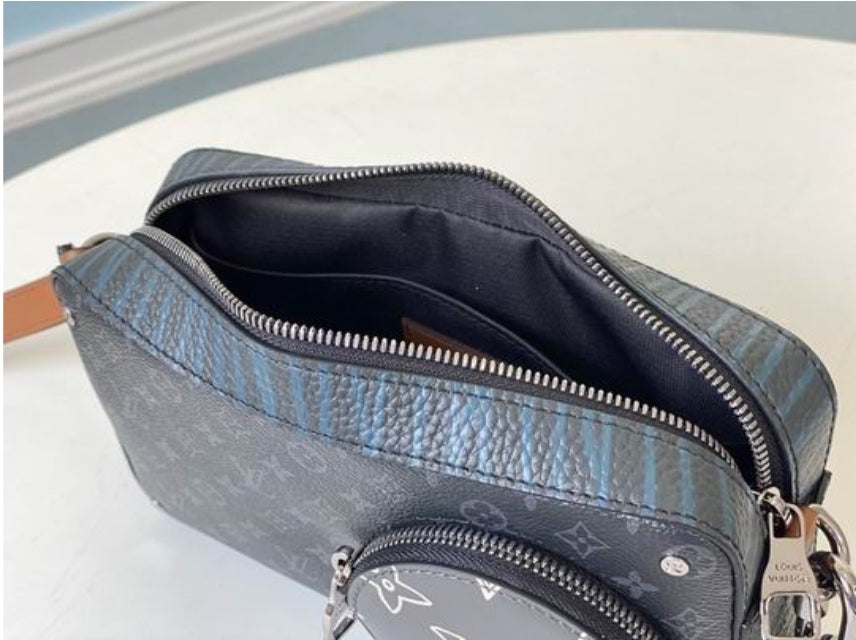 Louis Vuitton Men's Bag