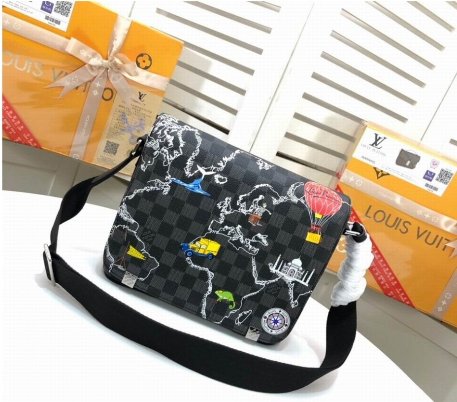 Louis Vuitton Men's Bag