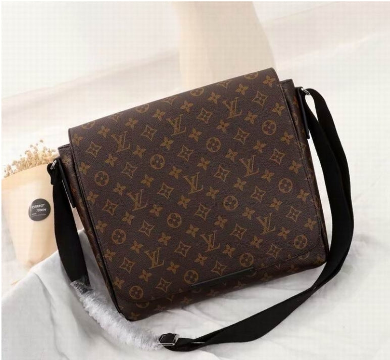Louis Vuitton Men's Bag