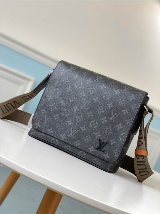Louis Vuitton Men's Bag