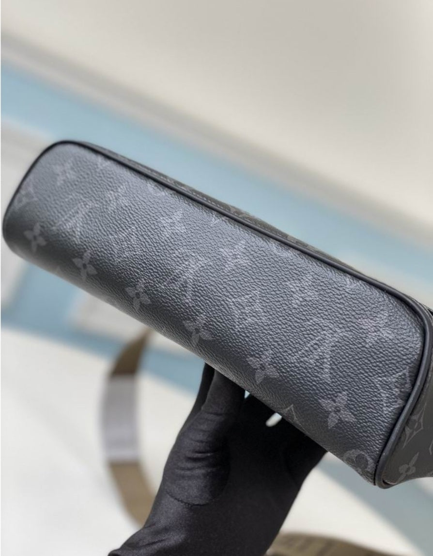 Louis Vuitton Men's Bag