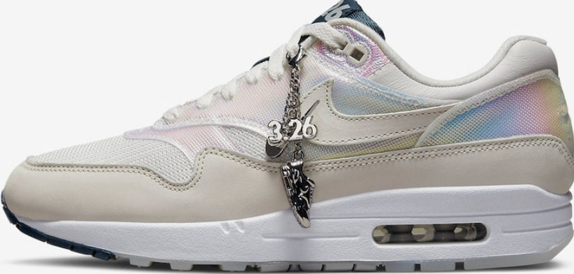 Les baskets Nike Air Max 1 sont iconiques pour leur style emblématique.retro incontournable pas cher. Le moins cher.exceptionnel 