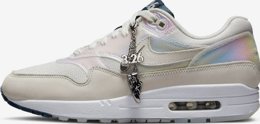Les baskets Nike Air Max 1 sont iconiques pour leur style emblématique.retro incontournable pas cher. Le moins cher.exceptionnel 
