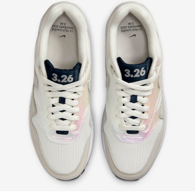 Les baskets Nike Air Max 1 sont iconiques pour leur style emblématique.retro incontournable pas cher. Le moins cher.exceptionnel 