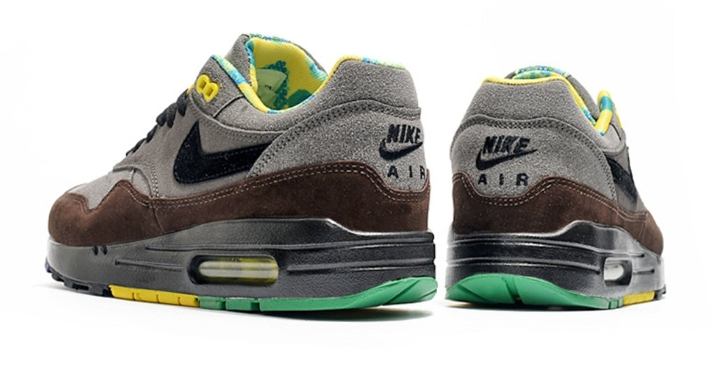 Les baskets Nike Air Max 1 sont iconiques pour leur style emblématique.retro incontournable pas cher. Le moins cher.exceptionnel 