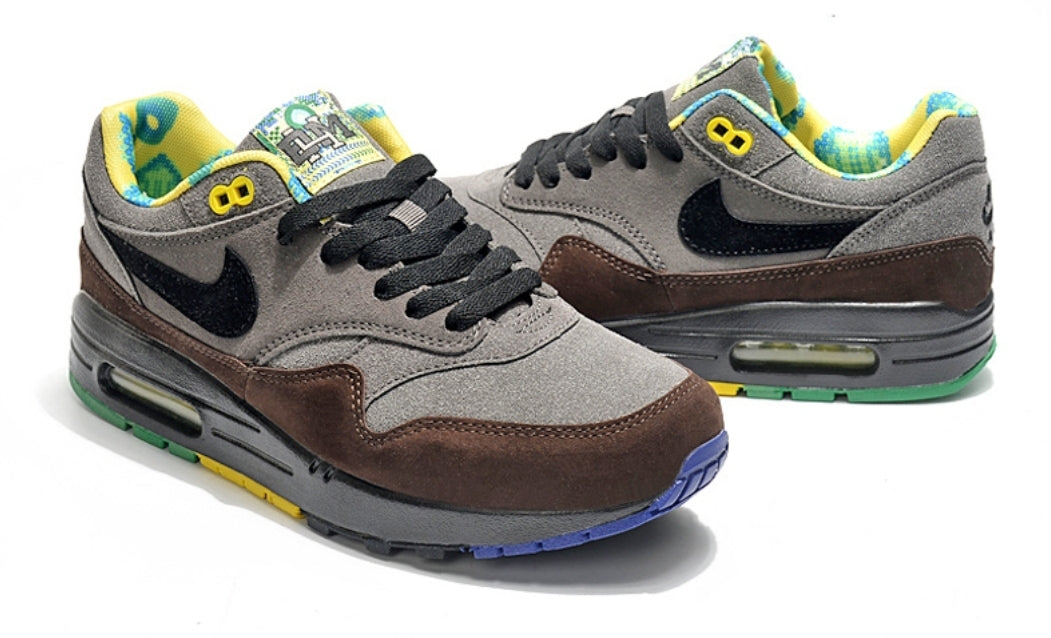 Les baskets Nike Air Max 1 sont iconiques pour leur style emblématique.retro incontournable pas cher. Le moins cher.exceptionnel 