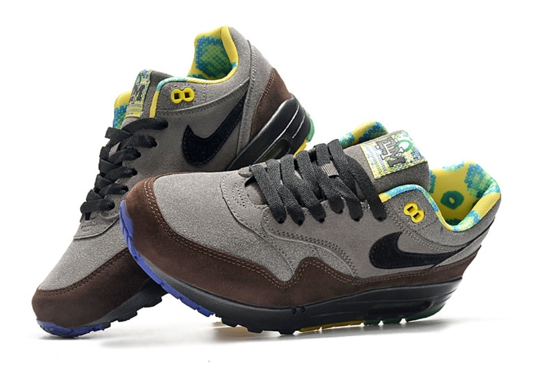 Les baskets Nike Air Max 1 sont iconiques pour leur style emblématique.retro incontournable pas cher. Le moins cher.exceptionnel 