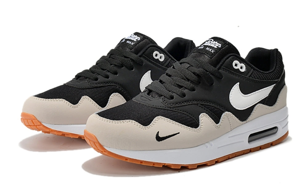 Les baskets Nike Air Max 1 sont iconiques pour leur style emblématique.retro incontournable pas cher. Le moins cher.exceptionnel 