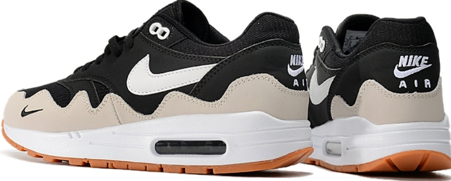 Les baskets Nike Air Max 1 sont iconiques pour leur style emblématique.retro incontournable pas cher. Le moins cher.exceptionnel 