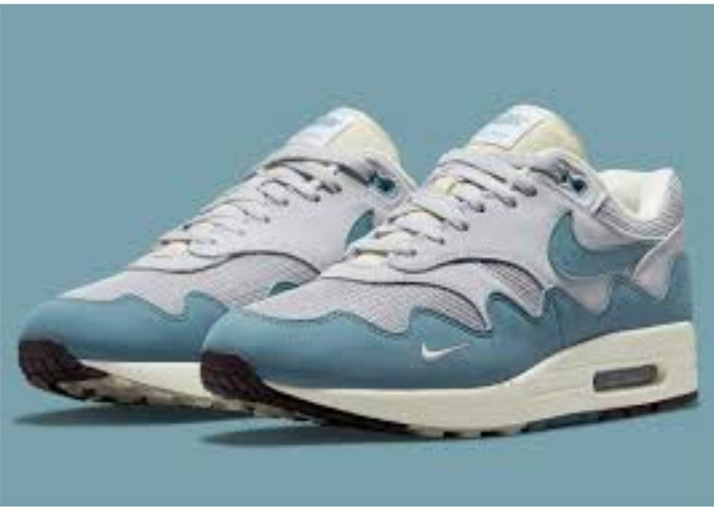 Les baskets Nike Air Max 1 sont iconiques pour leur style emblématique.retro incontournable pas cher. Le moins cher.exceptionnel 