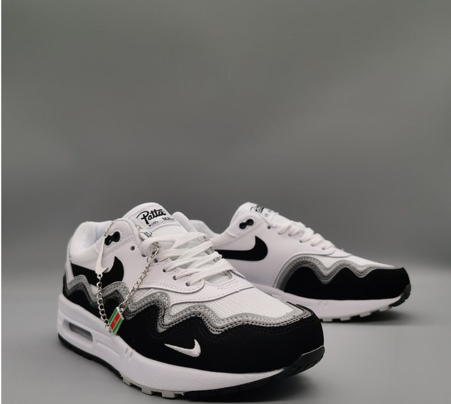 Les baskets Nike Air Max 1 sont iconiques pour leur style emblématique.retro incontournable pas cher. Le moins cher.exceptionnel 