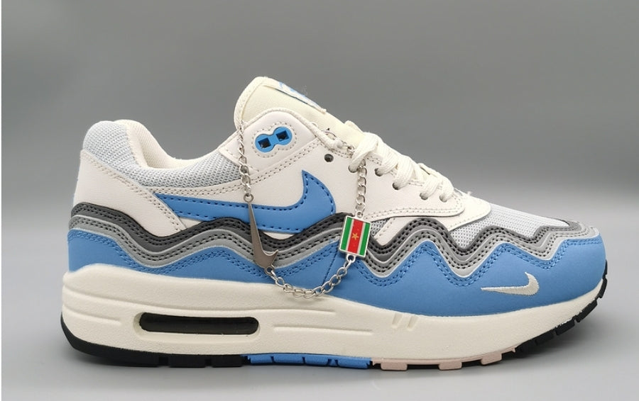 Les baskets Nike Air Max 1 sont iconiques pour leur style emblématique.retro incontournable pas cher. Le moins cher.exceptionnel 