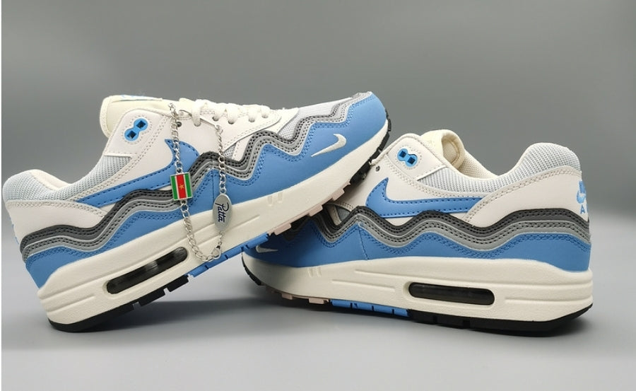 Les baskets Nike Air Max 1 sont iconiques pour leur style emblématique.retro incontournable pas cher. Le moins cher.exceptionnel 
