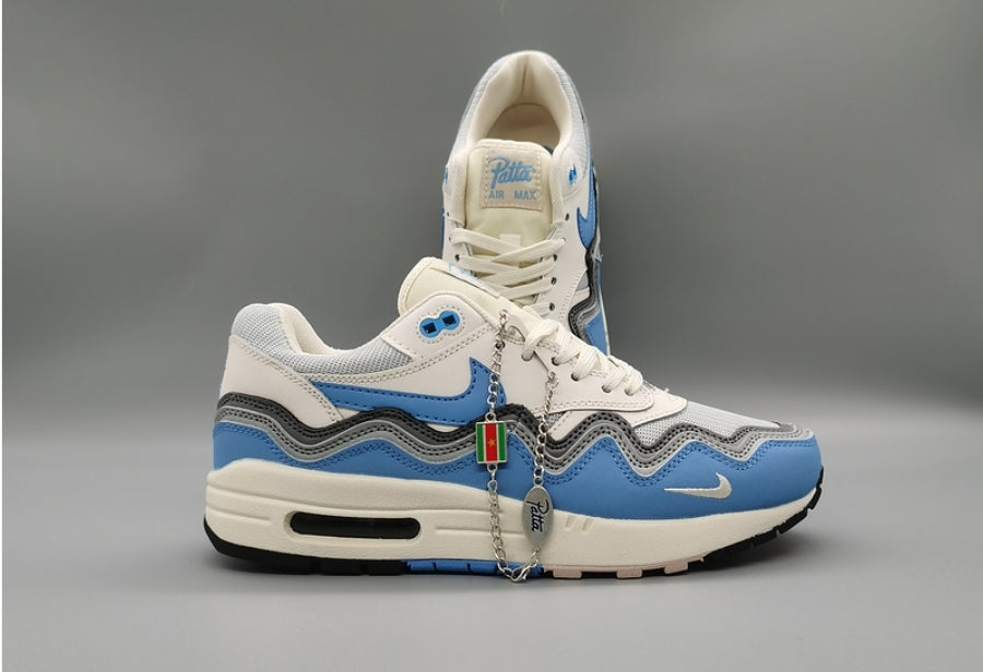 Les baskets Nike Air Max 1 sont iconiques pour leur style emblématique.retro incontournable pas cher. Le moins cher.exceptionnel 