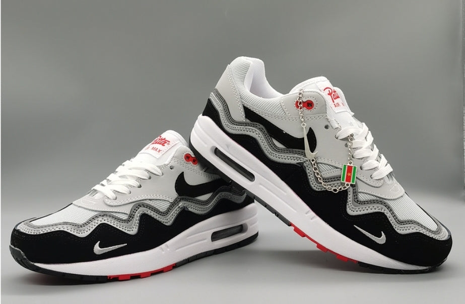 Les baskets Nike Air Max 1 sont iconiques pour leur style emblématique.retro incontournable pas cher. Le moins cher.exceptionnel 