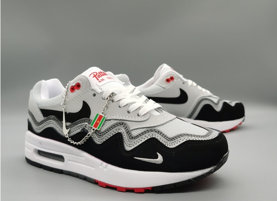 Les baskets Nike Air Max 1 sont iconiques pour leur style emblématique.retro incontournable pas cher. Le moins cher.exceptionnel 