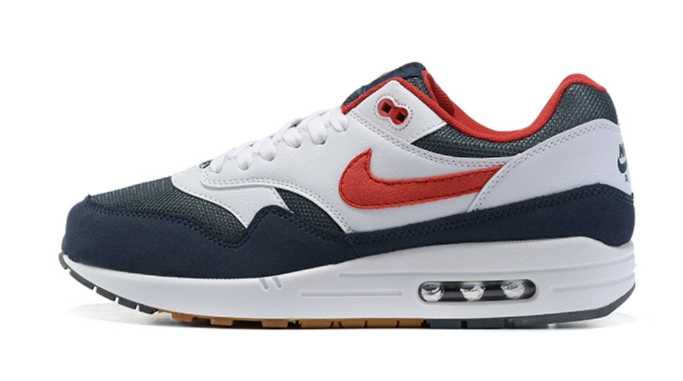 Les baskets Nike Air Max 1 sont iconiques pour leur style emblématique.retro incontournable pas cher. Le moins cher.exceptionnel 