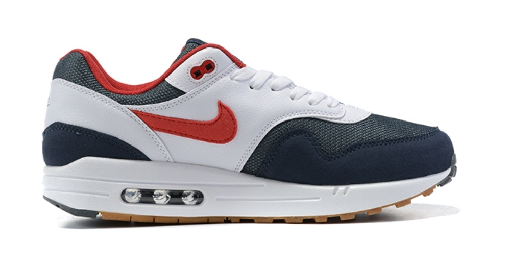 Les baskets Nike Air Max 1 sont iconiques pour leur style emblématique.retro incontournable pas cher. Le moins cher.exceptionnel 