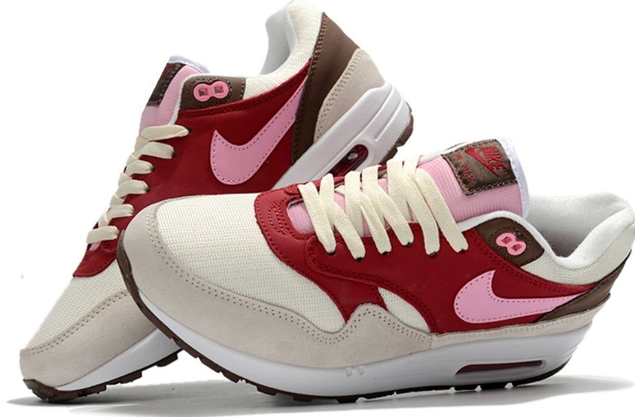 Les baskets Nike Air Max 1 sont iconiques pour leur style emblématique.retro incontournable pas cher. Le moins cher.exceptionnel 