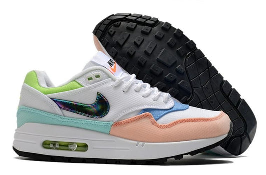 Les baskets Nike Air Max 1 sont iconiques pour leur style emblématique.retro incontournable pas cher. Le moins cher.exceptionnel 